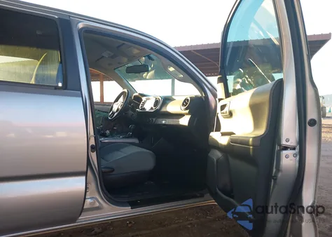 2017 Toyota Tacoma Sr5 V6 z USA, uszkodzony, nr VIN 3TMAZ5CN9HM052170